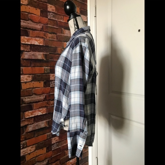 Women’s Plaid Shirt/ Back Cut-Out - Picture 3 of 6